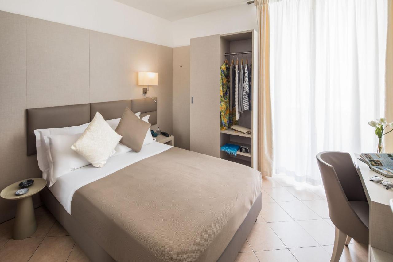 Hotel Vesuvio Rapallo Bagian luar foto