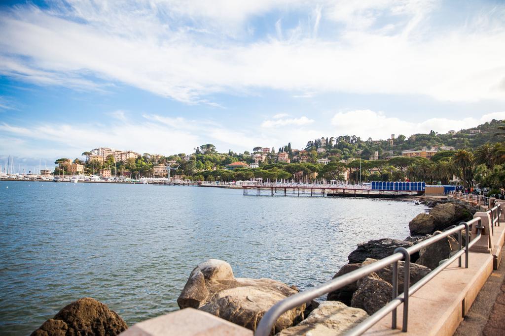 Hotel Vesuvio Rapallo Bagian luar foto